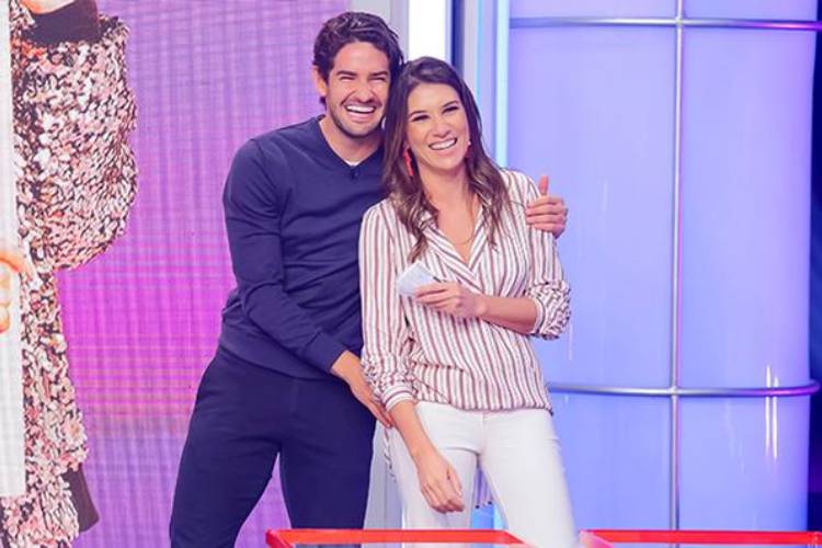 Apaixonado! Pato se encanta ao ver performance de Rebeca Abravanel