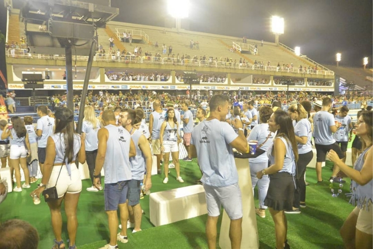 Celebridades pedem convites e não aparecem em camarote no Rio