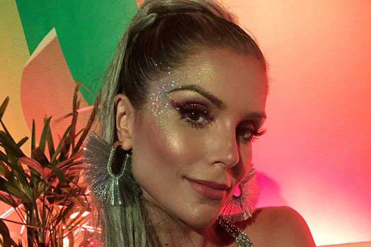 Flávia Viana faz desabafo após comentários maldosos: “Eu sou magrela sim, e daí?”