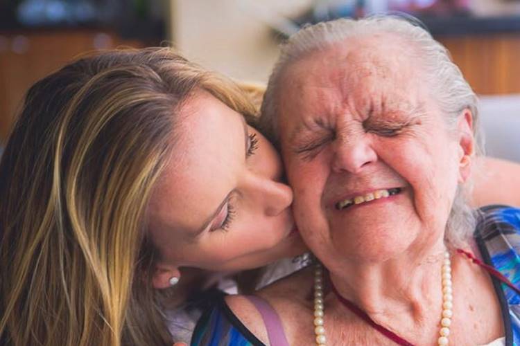Mariana Ferrão se despede da avó com texto emocionante