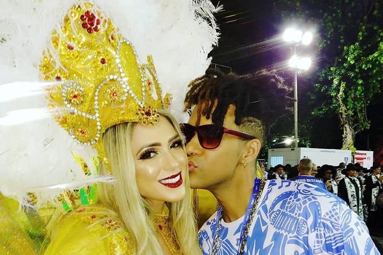 Nadja Pessoa brilha ao estrear na Sapucaí e faz agradecimento