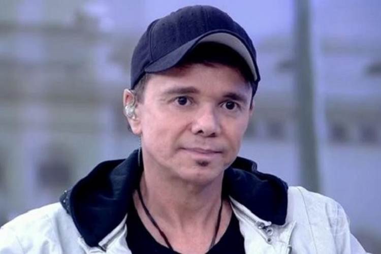 Livre de doença, cantor Netinho comemora retorno ao trabalho