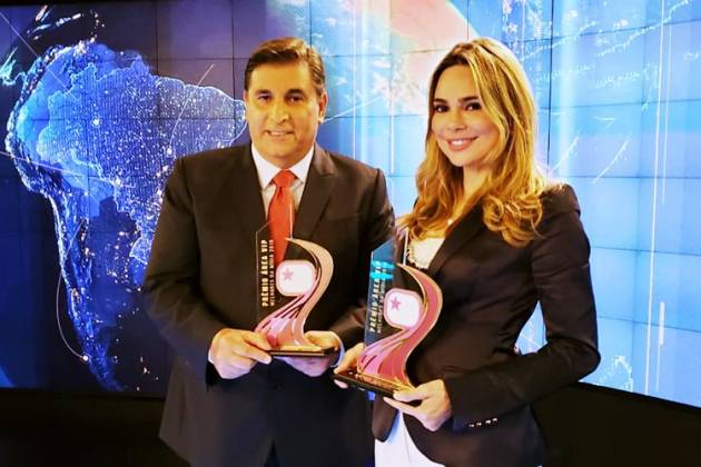 Rachel Sheherazade e Carlos Nascimento recebem Prêmio Área VIP