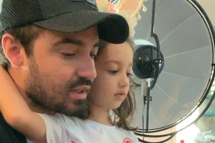 Sertanejo Fernando, da dupla com Sorocaba, encanta ao mostrar filha cantando