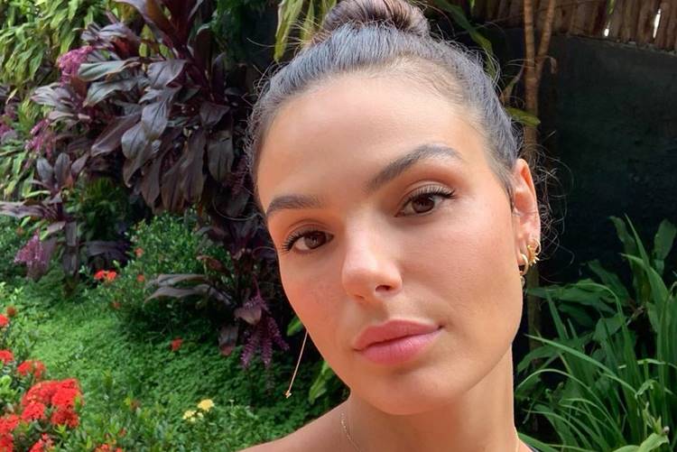 Isis Valverde faz rara aparição com o filho Rael e tamanho impressiona: “Tá enorme”