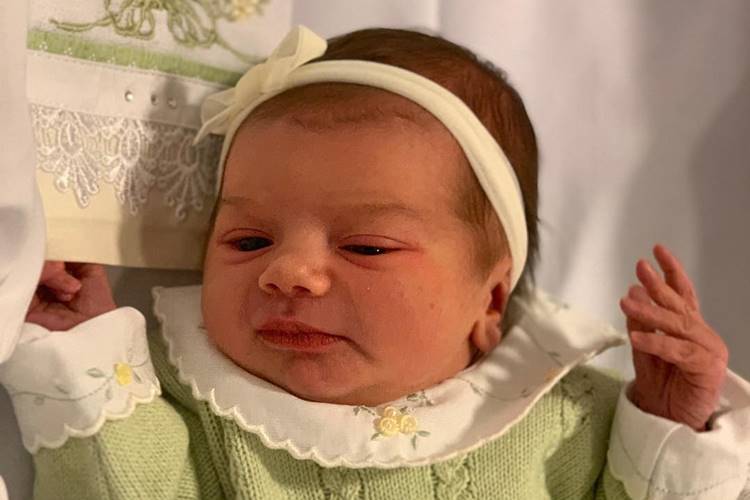 Com novas fotos de Liz, marido de Thaeme relembra parto: ‘Umas 39 horas tentando parto normal’