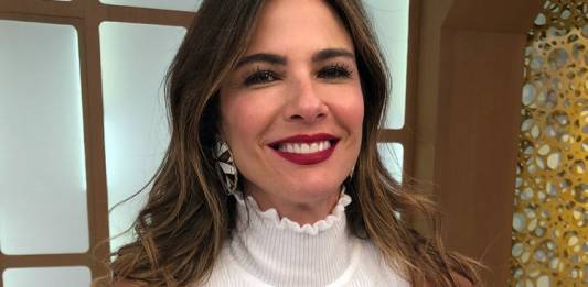 Luciana Gimenez - Reprodução/RedeTV!