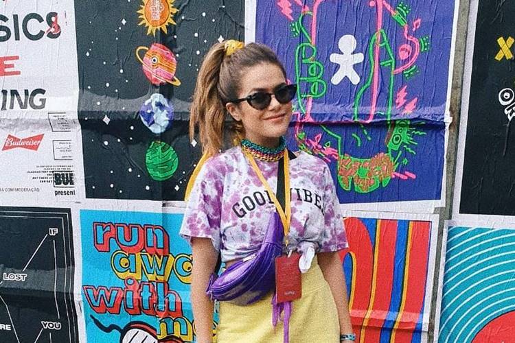 Com direito a selfie, Maisa Silva tieta Glória Pires no Lollapalooza