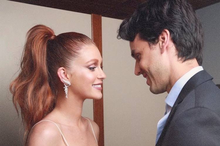 Marina Ruy Barbosa relembra casamento e faz bela declaração ao marido: “Amor forte e raro”