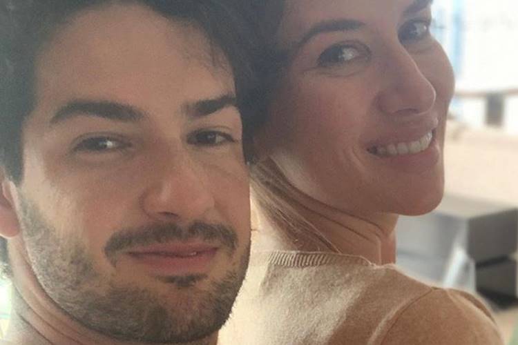 Rebeca Abravanel se derrete por Alexandre Pato e exibe lindo presente