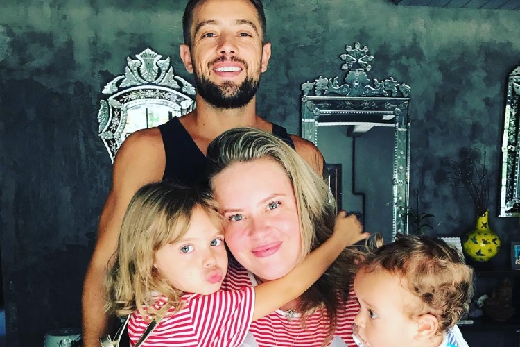 Rafael Cardoso cria banda com os filhos e surge em momento fofo na web