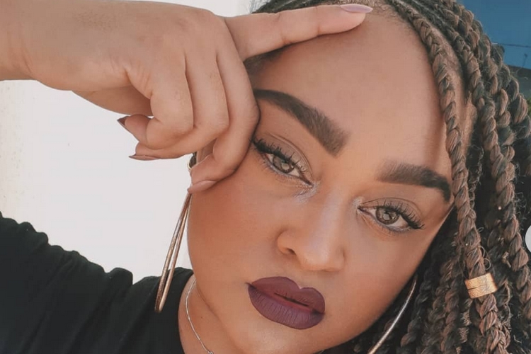 Ex-BBB Rízia exibe corpo na web e rebate críticas preconceituosas em desabafo