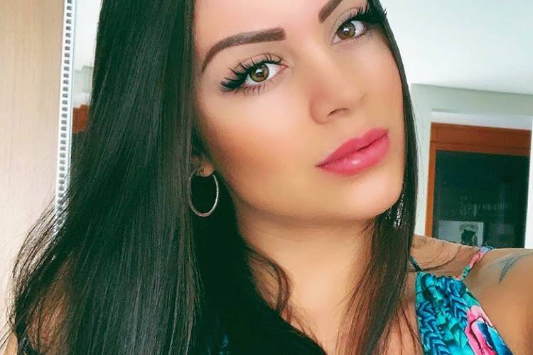 Victória Villarim aparece deslumbrante vestida de noiva