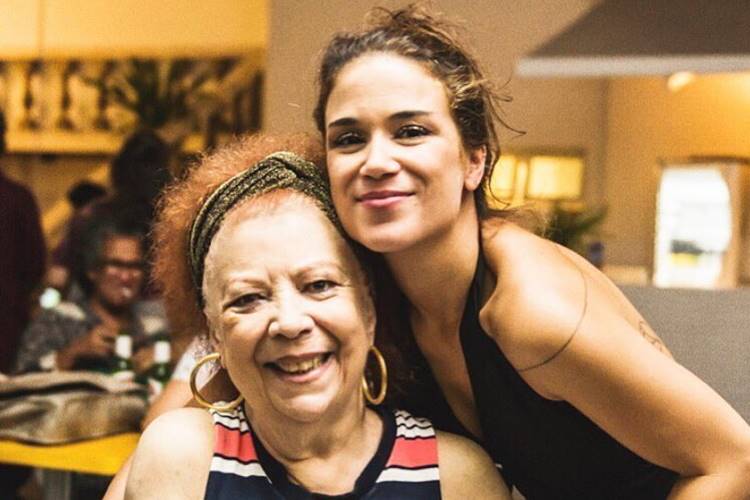 Filha de Beth Carvalho presta homenagem a mãe