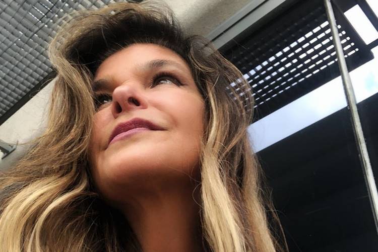 Cristiana Oliveira causa emoção ao relembrar de sua mãe: “Morreu nos meus braços”