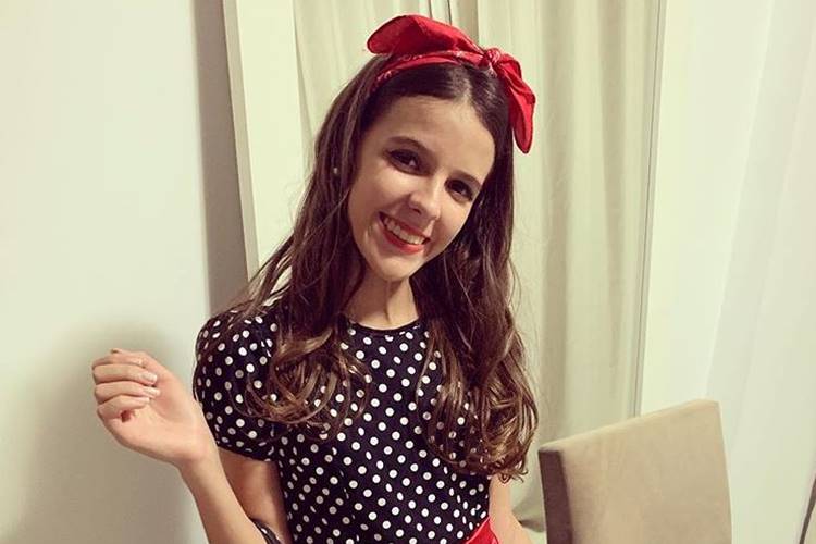Duda Costa, filha de Eduardo Costa, surpreende e chama atenção na web
