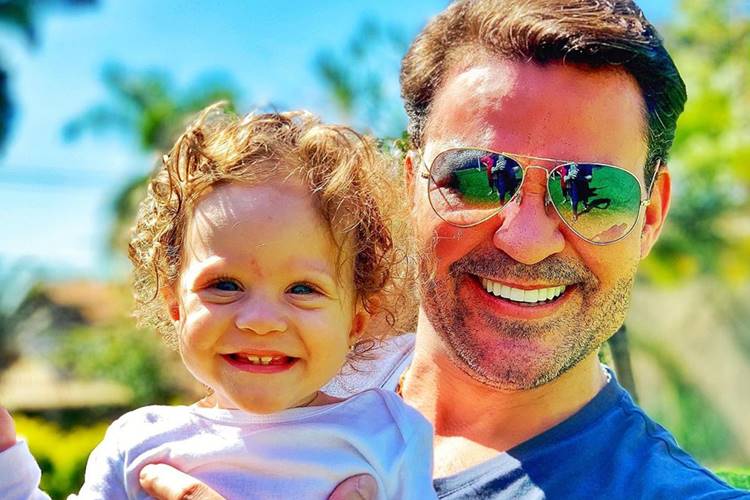 Em lindo click, Eduardo Costa se declara a sobrinha e revela curiosidade