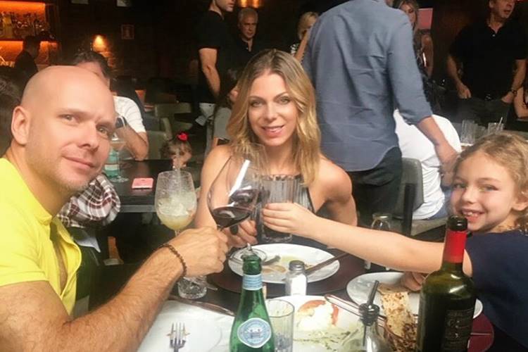 Sheila Mello abre o jogo e revela se voltou com Fernando Scherer