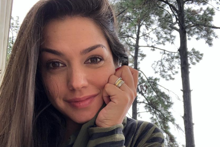 Thais Fersoza, esposa do sertanejo Michel Teló, posa com filhos e semelhança surpreende: “São gêmeos”