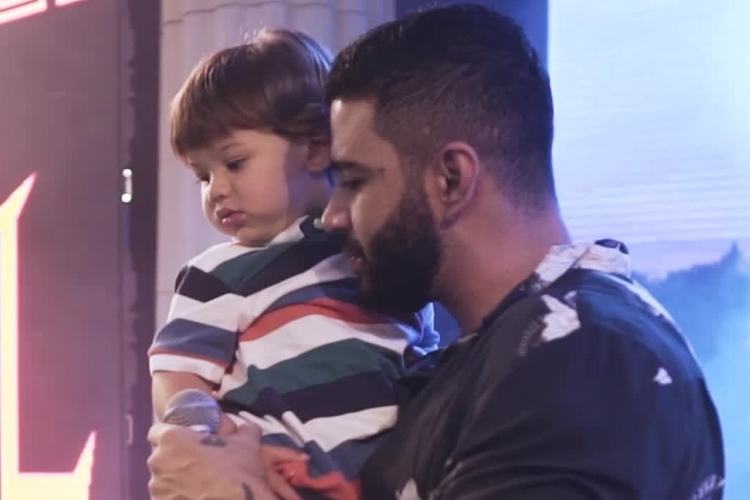 Sertanejo Gusttavo Lima encanta internautas ao realizar sonho do filho