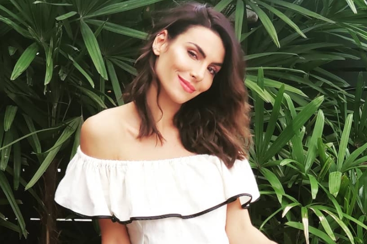 Mel Fronckowiak desabafa sobre relação com a filha devido o trabalho: “Maior desafio de todos”