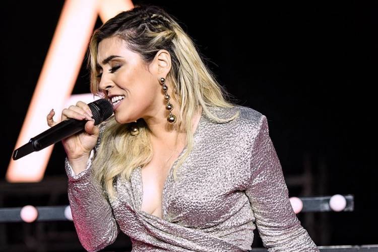 Naiara Azevedo abre o coração sobre sertanejo