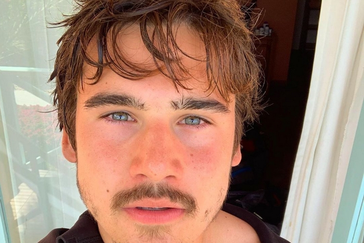 Nicolas Prattes expõe confusão devido escalação para papel em ‘Éramos Seis’ e desabafa