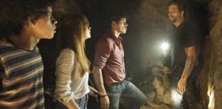 O Sétimo Guardião: Gabriel flagra Luz e Júnior invadindo local secreto O Sétimo Guardião - Gabriel flagra Luz (Reprodução/TV Globo)