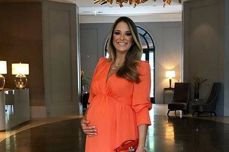 Ticiane Pinheiro realiza chá de bebê da Manuella