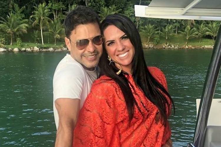 No camarim, Graciele Lacerda surge fazendo make em Zezé Di Camargo