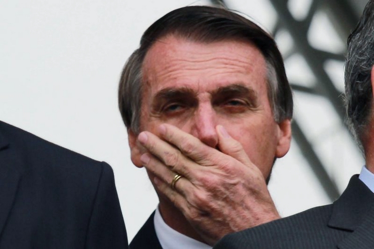 Governo de Jair Bolsonaro pode entrar com medida provisória sobre emissoras, diz jornal