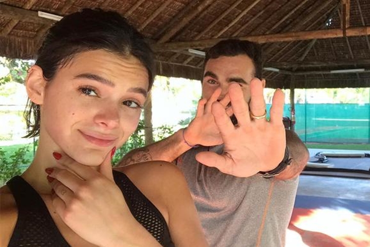 Bruna Marquezine empurra pneu de trator durante treino puxado; Veja!