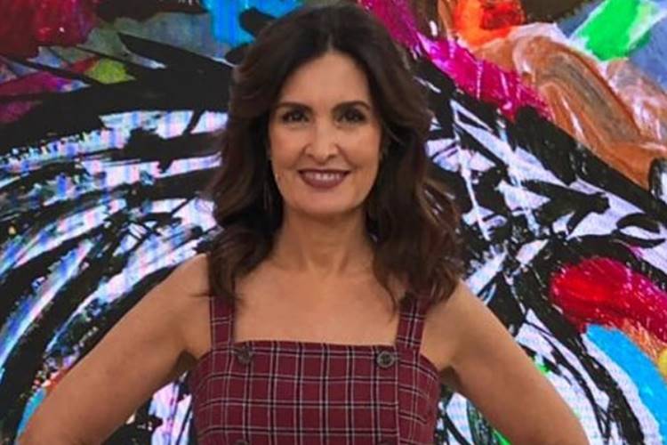 Fátima Bernardes compartilha click raro ao lado do seu pai