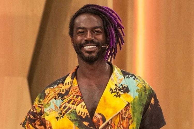 Jonathan Azevedo comemora os três meses do filho