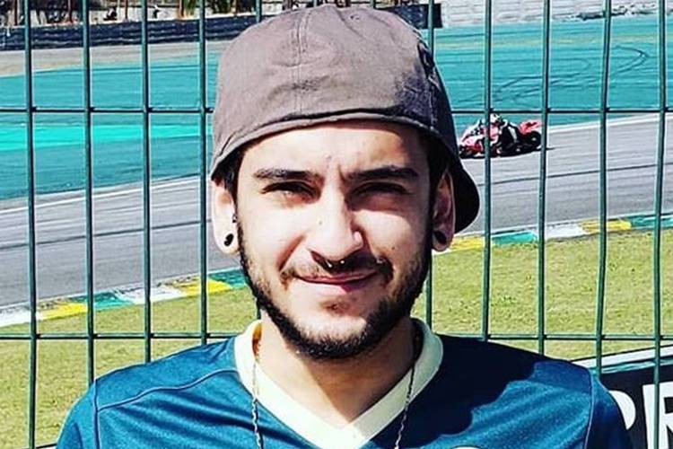 Morre a facadas ex-cantor mirim; saiba mais