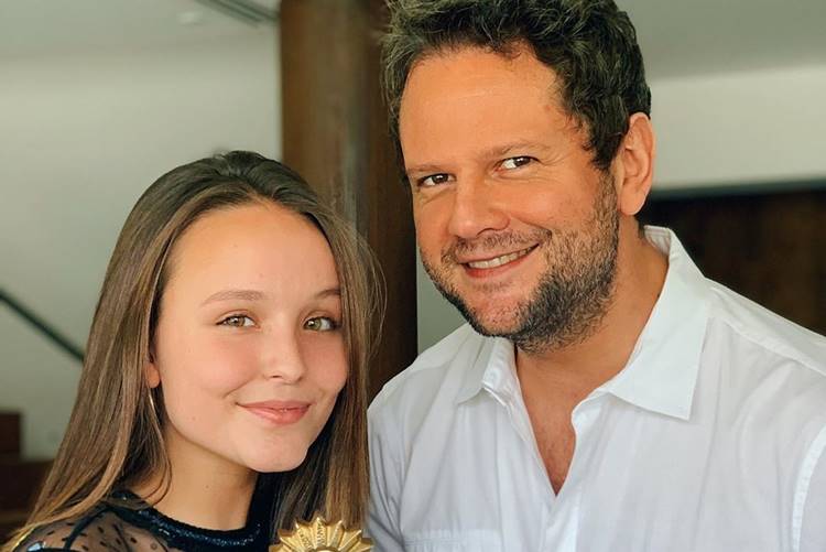 Larissa Manoela relembra click com Selton Mello: “Certas coisas não mudam!”