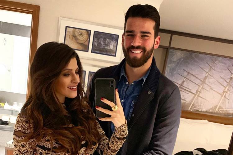 Natália Loewe, mulher do goleiro Alisson, mostra primeiro encontro dos filhos e encanta a web
