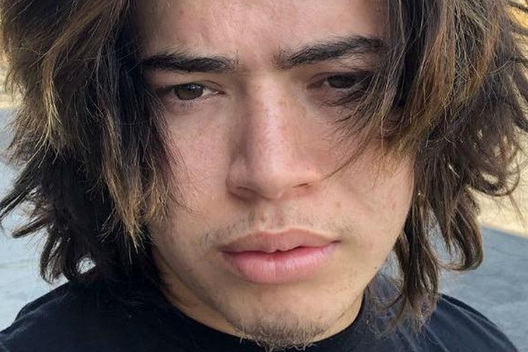 Whindersson Nunes passa por perrengue em viagem com famoso cantor e desabafa