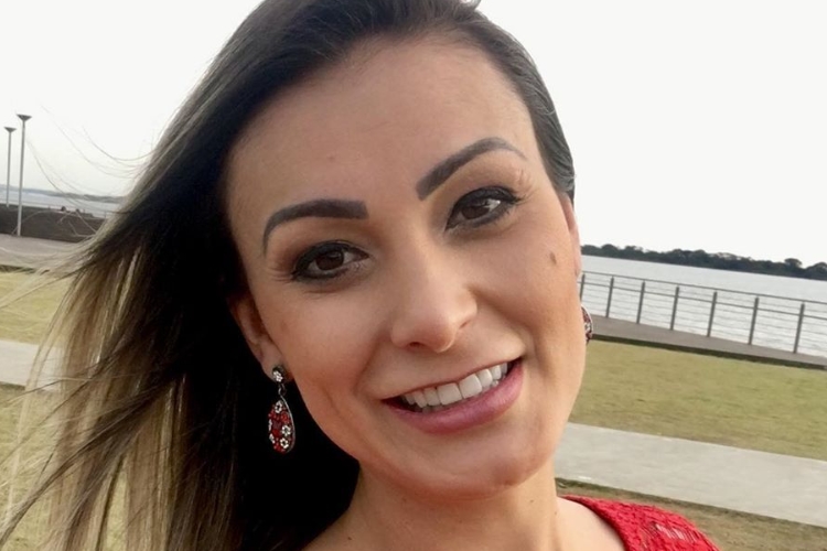 Andressa Urach surpreende e toma atitude sobre o filho: “Me arrependo muito”