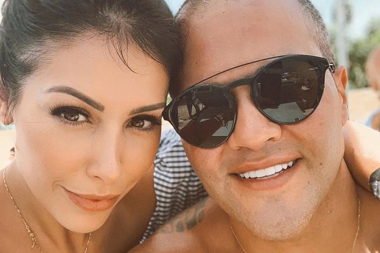 Bella Falconi renova votos do casamento pela terceira vez