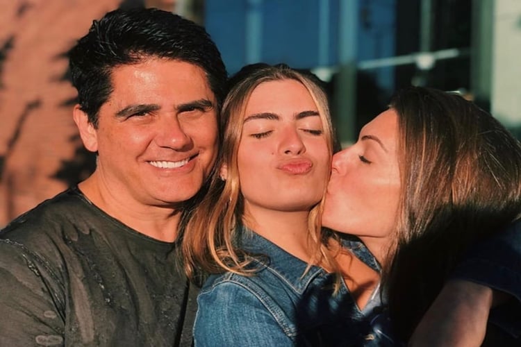 Cesar Filho, a filha Luma e sua esposa, Elaine - Instagram/Reprodução