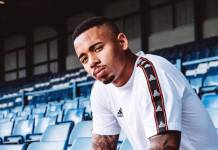 Gabriel Jesus assume romance com jovem de 19 anos