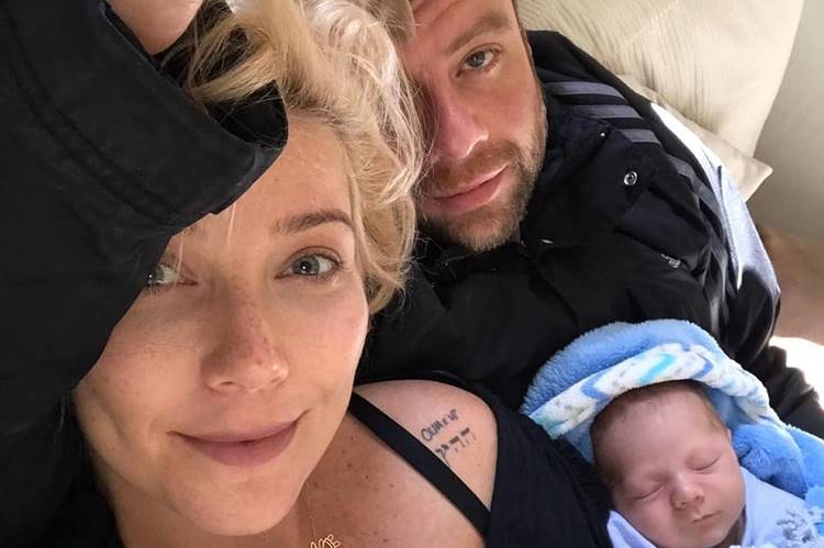 Luiza Possi celebra primeiro mês do filho Lucca
