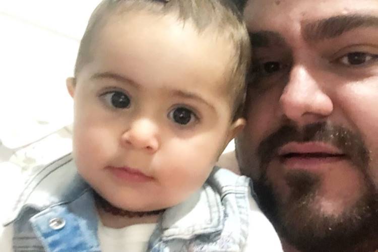 Sertanejo Cesar Menotti encanta ao surgir em momento de lazer com a filha