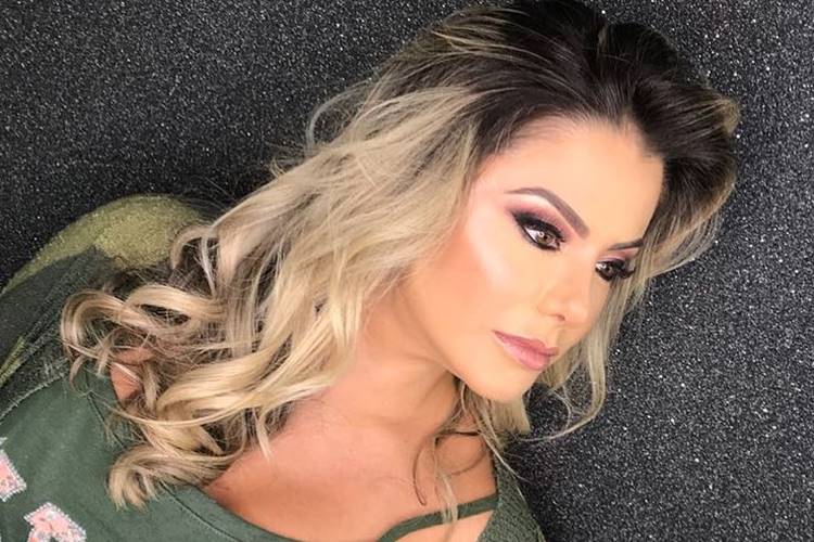 Poliana, mulher de Leonardo, revela o que faz quando chega em São Paulo