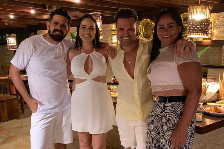 Mini Eduardo Costa! Irmão do cantor relembra foto da infância com a família