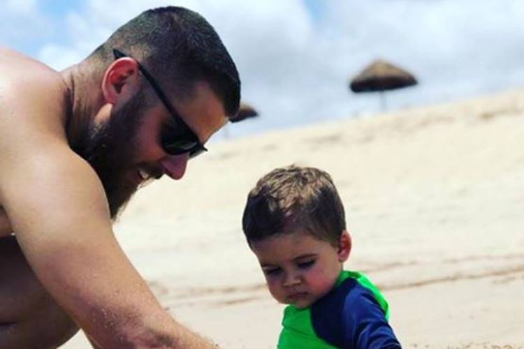 Sertanejo Zé Neto emociona ao parabenizar o filho