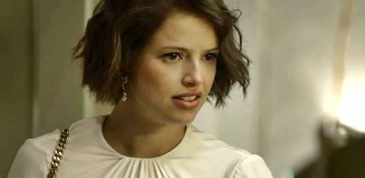 A Dona do Pedaço - Jô se espanta com atitude de Régis (Reprodução/TV Globo)