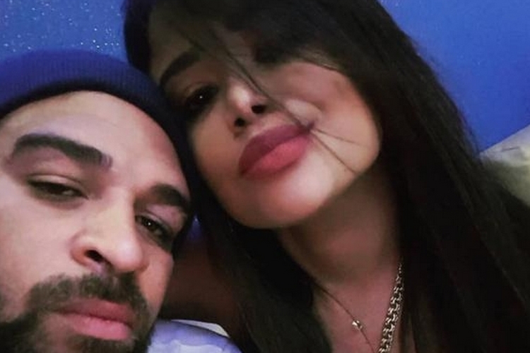 Ex de Adriano Imperador surpreende e faz tatuagem em homenagem a famoso cantor