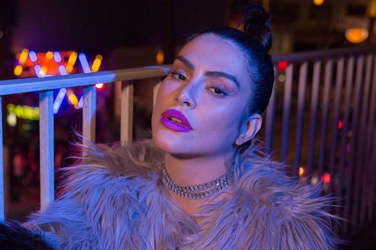 Cleo faz desabafo na web: “Rótulos nunca irão me definir”